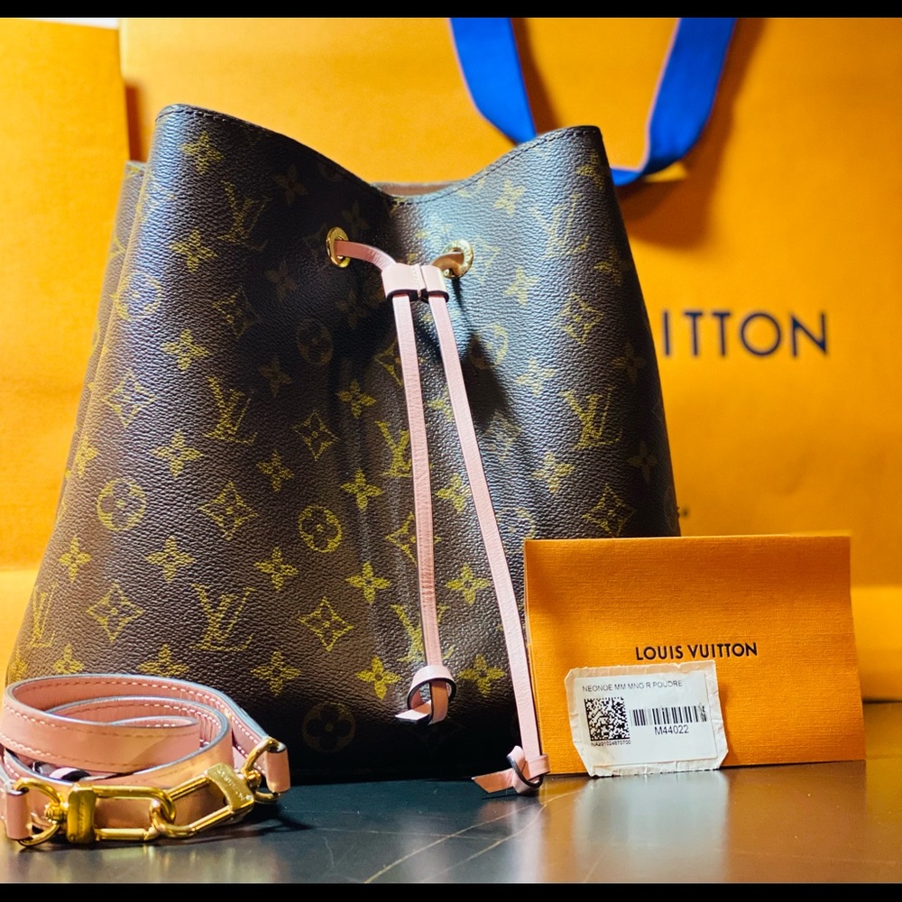 Sold Louis Vuitton Neo Noe MM Rose Poudre